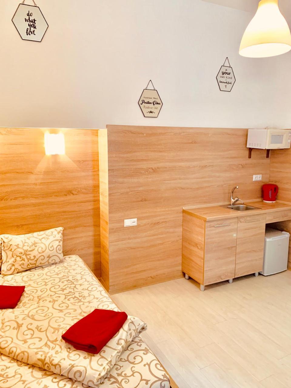 Mini Smart Apartments In The Central Part Of Лвив Екстериор снимка