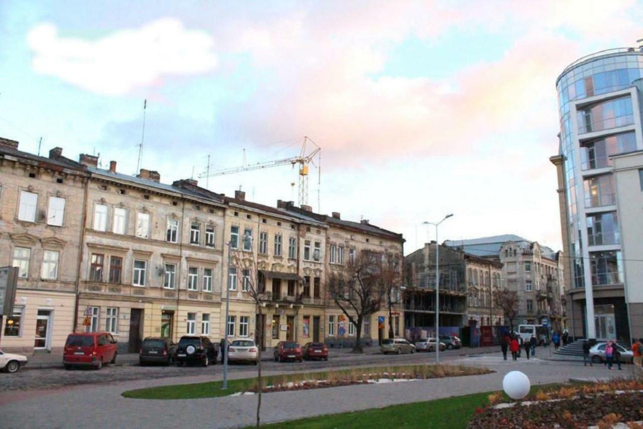 Mini Smart Apartments In The Central Part Of Лвив Екстериор снимка